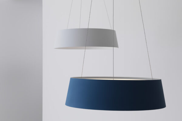 set van twee hanglampen wit en blauw van Stilnovo type Oxygen