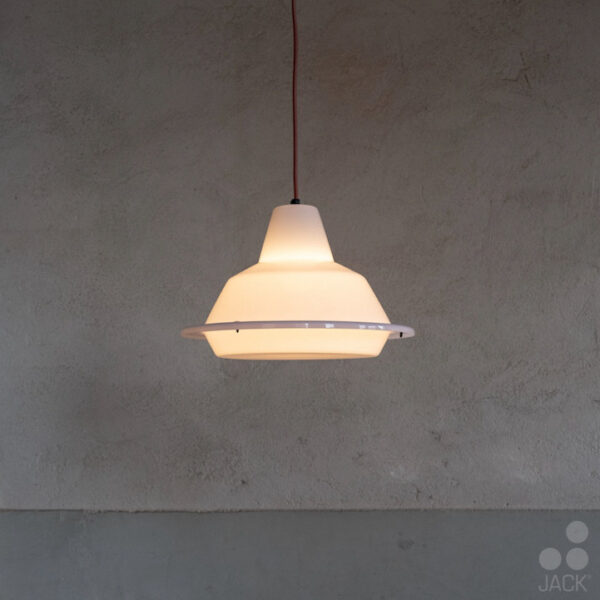 Witte Dutch design hanglamp van Jack Brandsma te koop bij Studio Lloyd Industrials in Rotterdam.