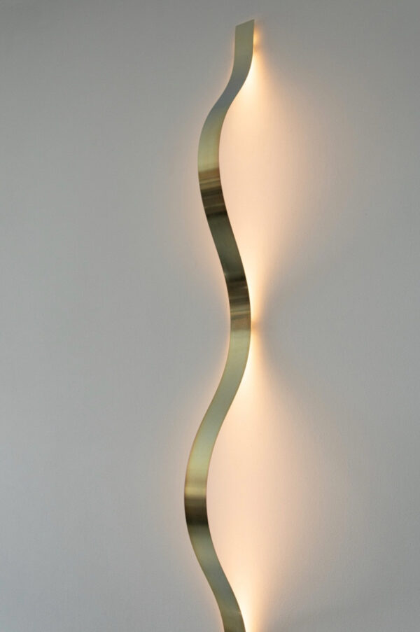 ARRAY wandlamp Sine Light gegalvaniseerd by David Derksen