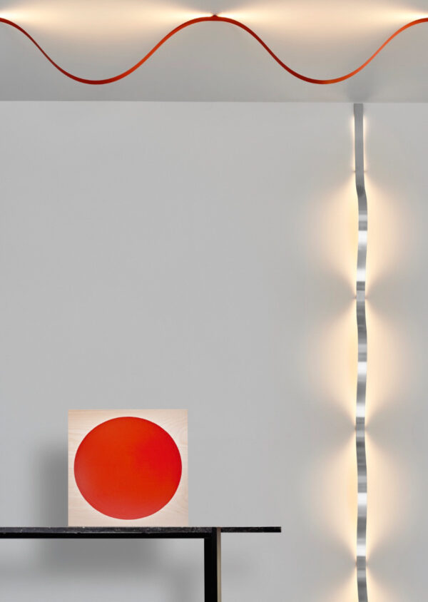 ARRAY wandlamp Sine Light gegalvaniseerd by David Derksen